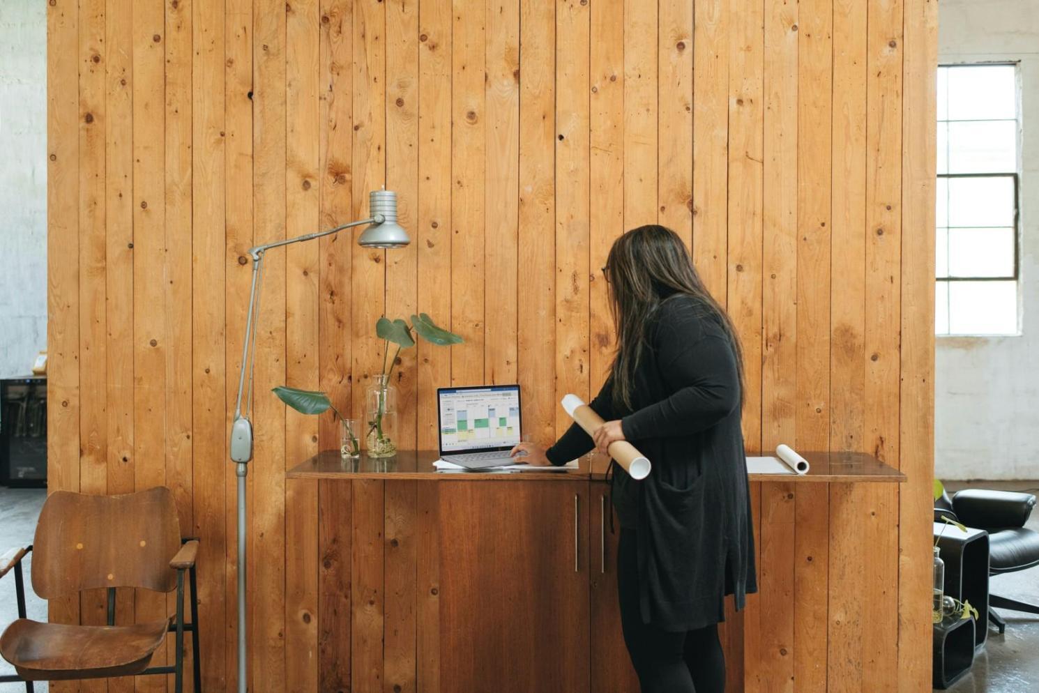 Espace de formation moderne et flexible avec équipements technologiques avancés